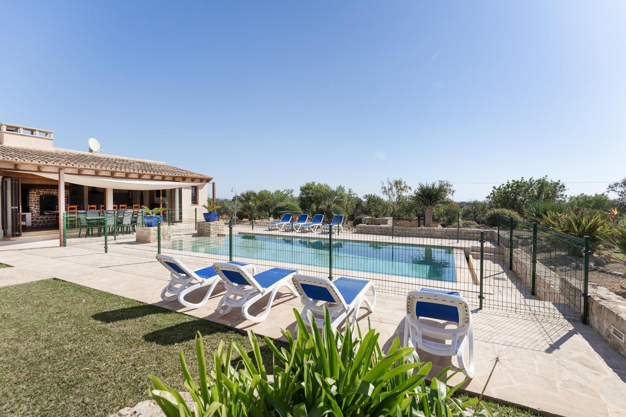 Chalet Sa Pletassa 8 Pax Wifi Piscina Jardin Bbq S'Horta